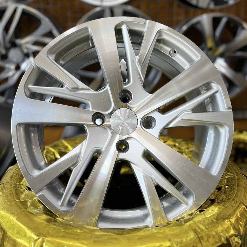 رینگ RCZ ار سی زد سایز 16 تراش نقره‌ای براق