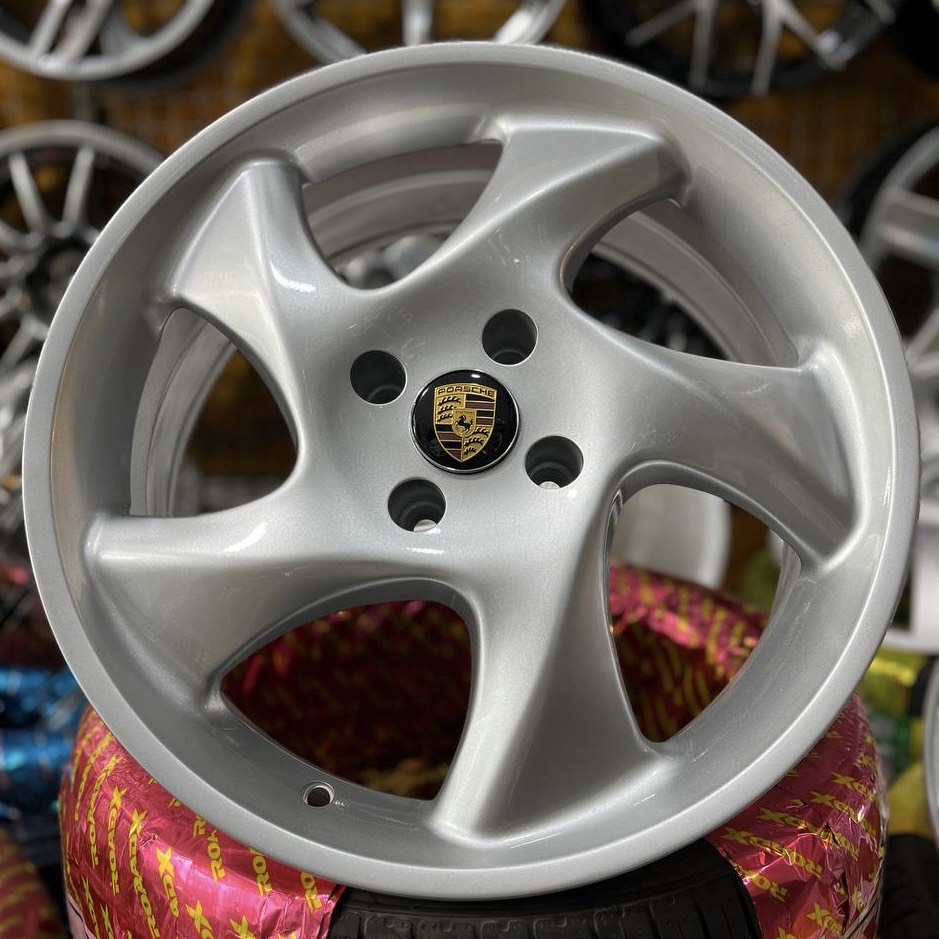 رینگ Porsche پورش دیزاین سایز 17/108 نقره‌ای
