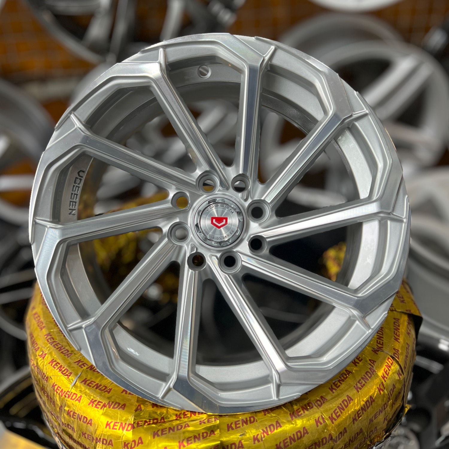 رینگ Vossen طبری سایز 15 جا پیچ 100-108 تراش نقرهای